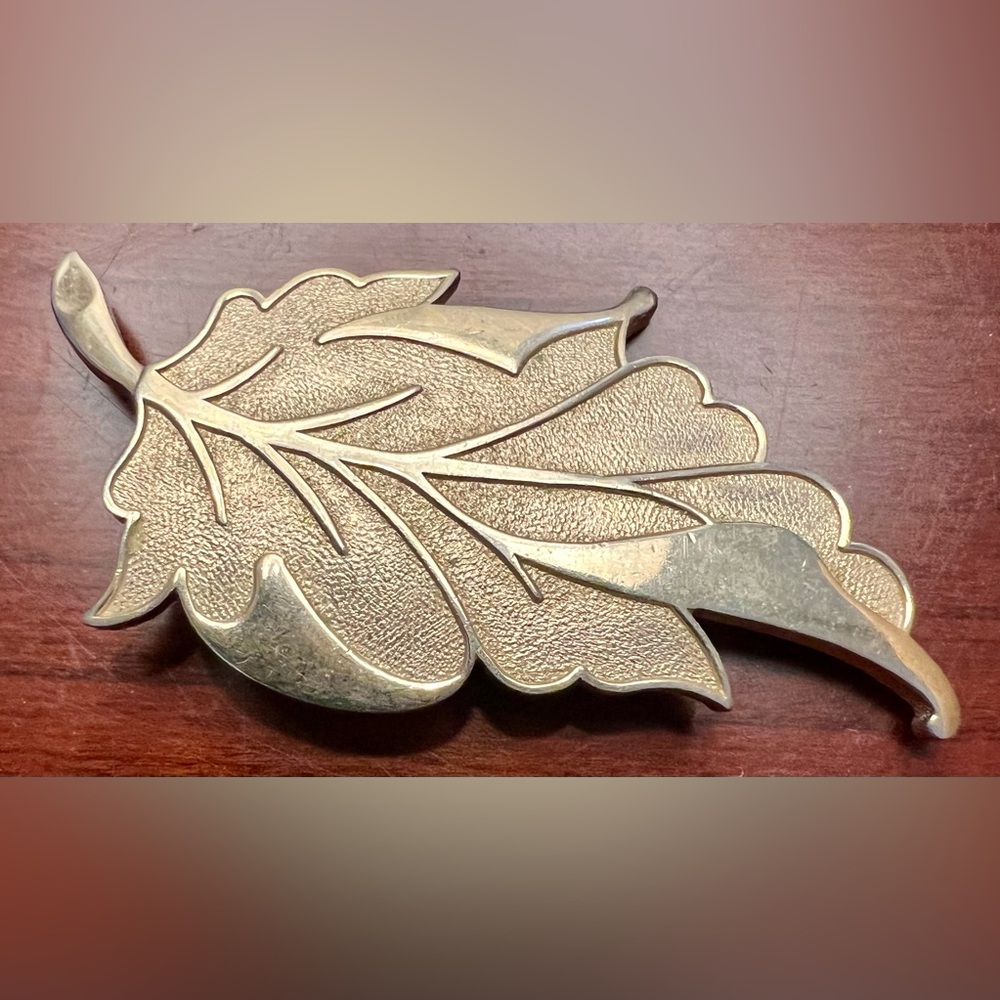 Vintage Golden Leaf Brooch